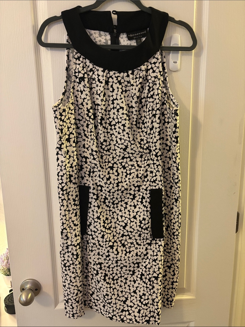 Black & White Abstract Sleeveless Shift Dress with pockets 14P